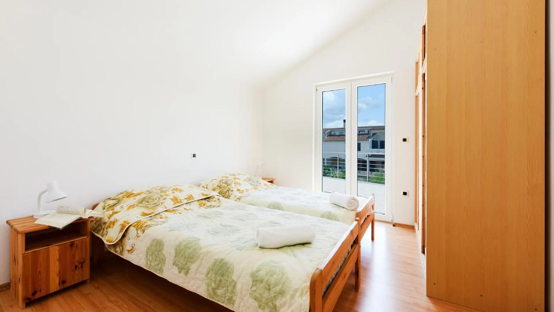Stunning Apartment In Ugljan With Wifi