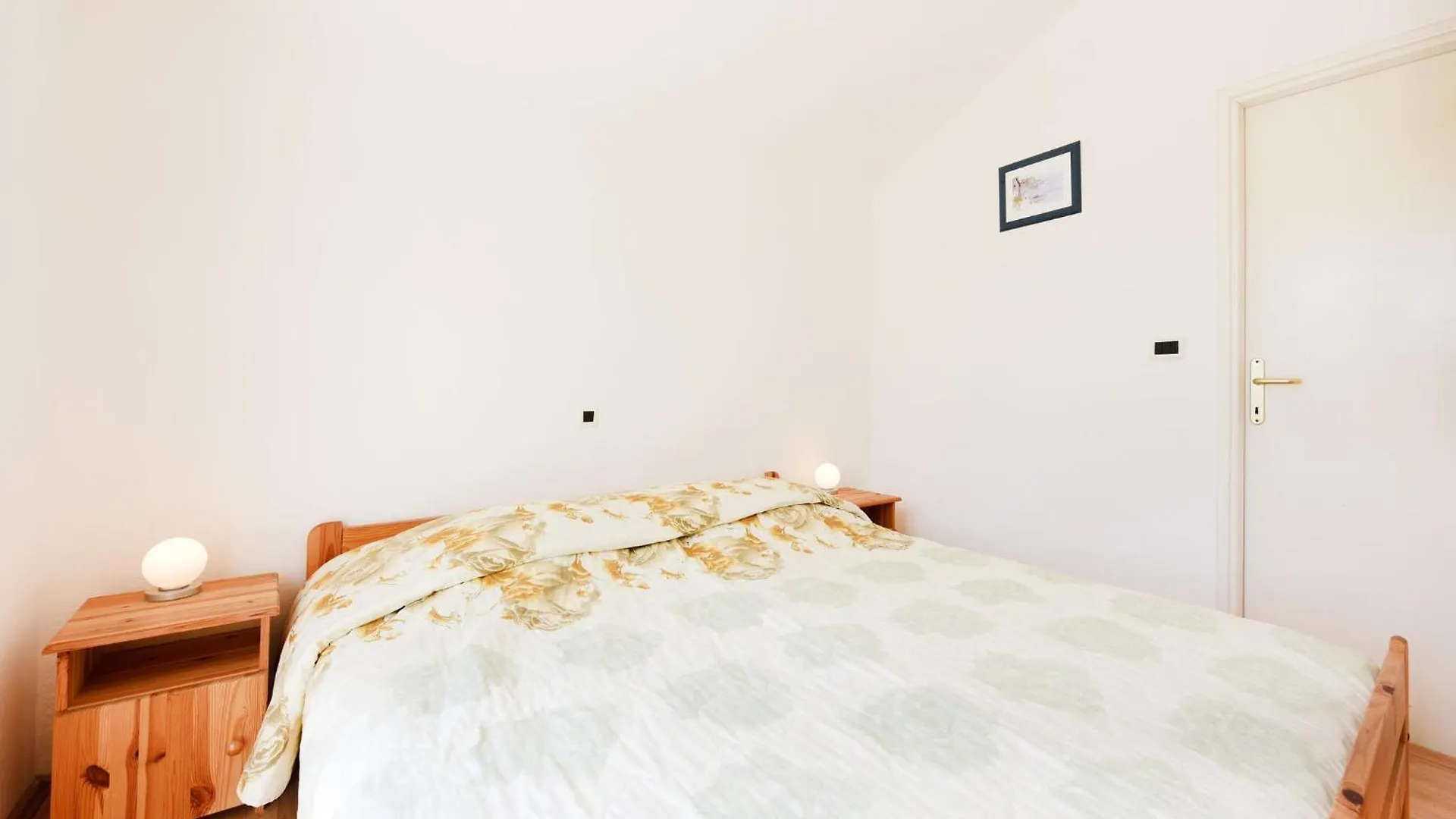 Stunning Apartment In Ugljan With Wifi 0*,